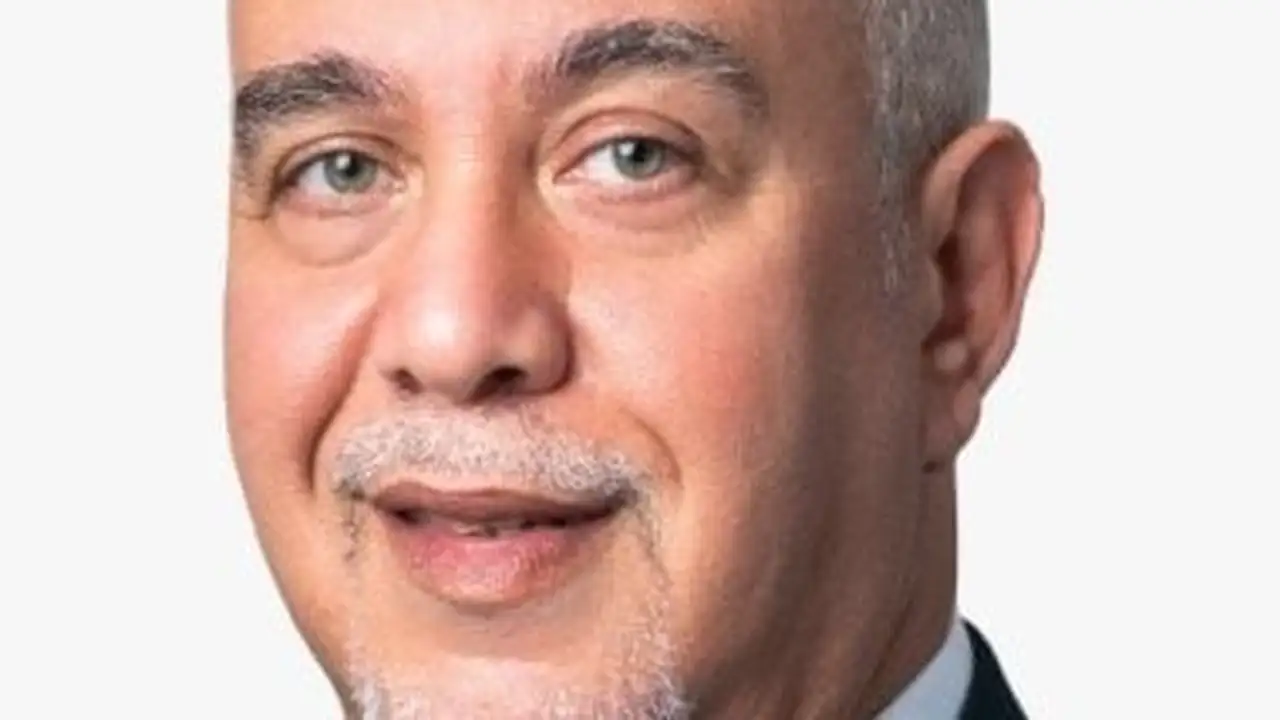 مشاهد التلاحم بين المصريين تجسد أسمى معاني المحبة والتسامح خلال الأعياد